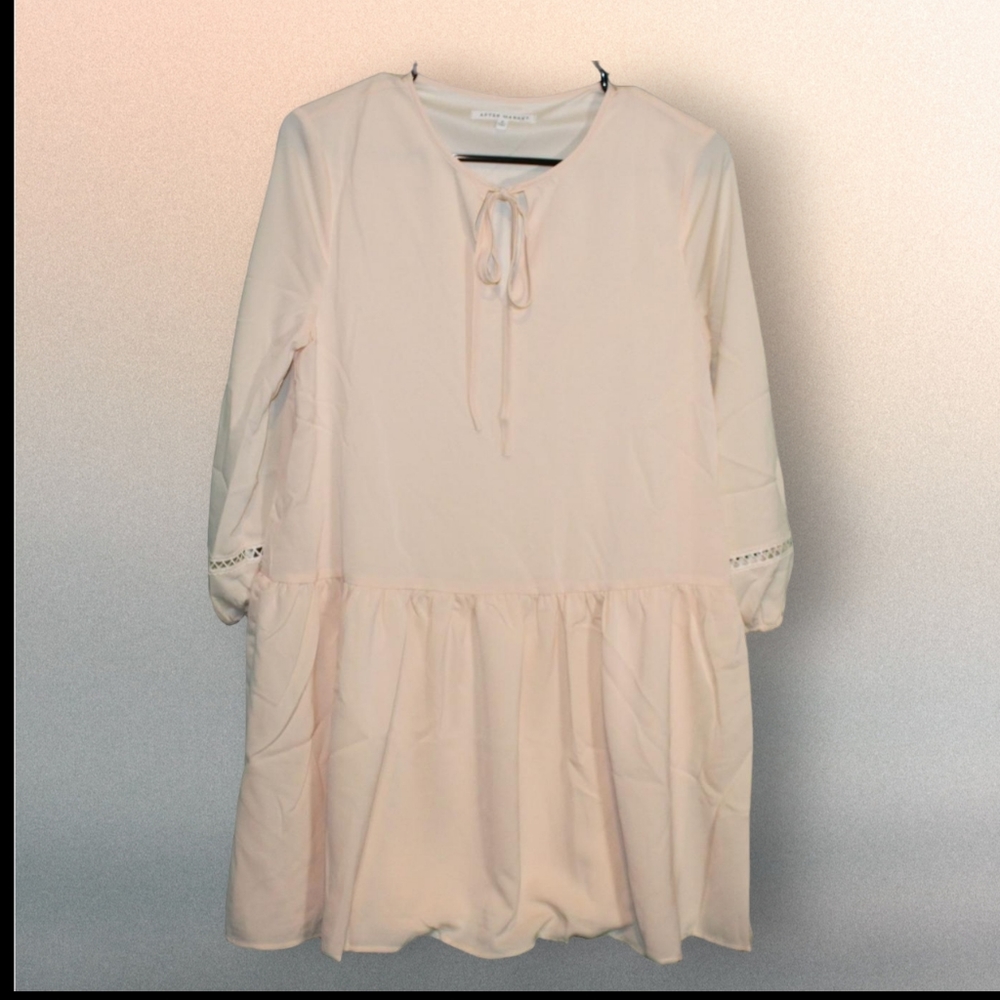 Women's Juniors Aftermarket Peach Dropped Waist Dress, V Neck with Tie, Size S
